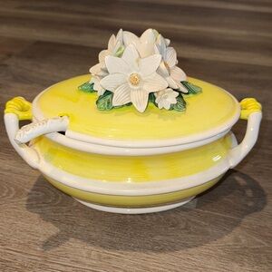 Hard To Find Seymour Mann, Soup Tureen, MCM Floral White/Yellow, Read.